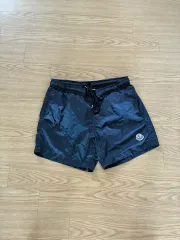 2025年最新】MONCLER ショートパンツ・ハーフパンツの人気アイテム