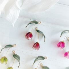 チューリップ -Luccica- ピアス/イヤリング 【ご購入後カラーをお知らせください】