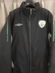 UMBRO アイルランド代表 中綿入 ウォーマー ハーフコート ジャケット
