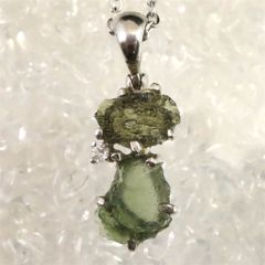ハンドメイドペンダントトップ⭐︎シンセティックエメラルド - メルカリ