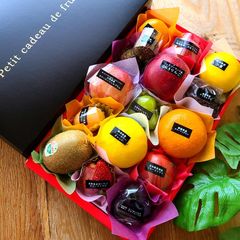 フルーツの宝石箱 プチギフト フルーツプチギフト ジュエルフルーツ 内祝い お礼 誕生日 お返しギフト 結婚式プチギフト 出産内祝い 結婚内祝い 誕生日プレゼント 女友達 インスタ映え 大人かわいい 母親 [プチギフト15] 送料無料 お歳暮 お中元