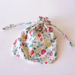 【訳あり】巾着 ポーチ いちご かわいい 苺 イチゴ柄 フルーツ 巾着袋 コップ入れ ハンドメイド