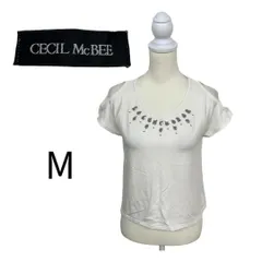 M【美品】 CECIL MCBEE セシルマクビー ビジューカットソー 無地 半袖 インナー Tシャツ ホワイト シンプル オフィスカジュアル Mサイズ ポリエステル 春夏 デコルテが見えるネックライン、胸元には輝くビジューがアクセント。 KKB-42
