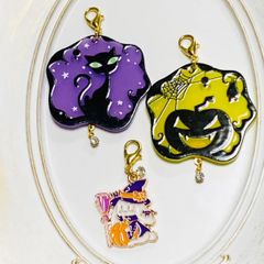 ハンドメイド 紫陽花ビーズボールと蝶々〈 ピアス/イヤリング