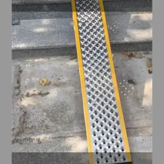 中古／傷•削れ箇所あり　車椅子　スロープ 中古／傷•削れ箇所あり 車椅子 スロープ 中古／傷•削れ箇所あり