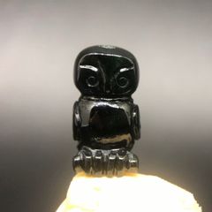 天然　本翡翠　彫刻ビーズ　墨翠のフクロウ　約3.10g　レア　1点物　縁起物　開運　商売繁盛　男女兼用　国内鑑別書(ミニ版)付き