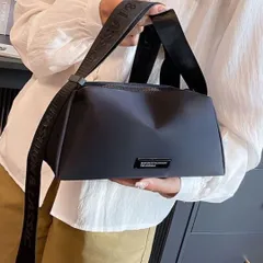 ショルダーバッグ ナイロン斜め掛け 肩掛け ボディーバッグ 軽量 収納力 旅行カバン かばん 鞄 バック ミニポーチ 斜めがけバッグ ミニショルダー スマホポーチ スマホポシェット 肩掛け マチあり オールシーズン イベント ライブ コンサート フェス 黒