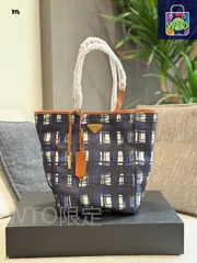 【今日特価】Prada プラダ 再生ナイロン製で丈夫で汚れに強い-WTO輸入2