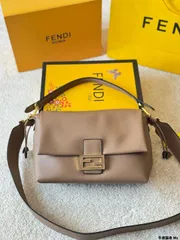 【今日特価】FENDI Mamma Baguette・フェンディ ママ バゲット-WTO輸入3