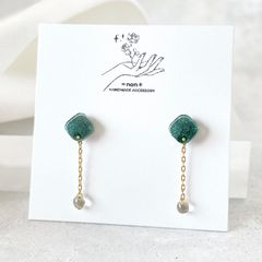 ＊2781 スクエア　揺れる　チェーン　小ぶり　レジン　ピアス/イヤリング