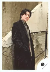 【中古】生写真(ジャニーズ) SixTONES/森本慎太郎/膝上/「DREAM BOYS」グッズオフショット/公式生写真