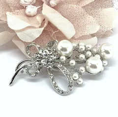 334ブローチ クセサリー 花リボン パール ラインストーン 母の日 結婚式 卒業式 入園式 入学式 発表会 素敵な胸飾り 面接パーティーお誕生日 記念日 母の日 クリスマスなどの女性への贈り物