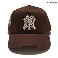 KEEP OUT FAKE LOVE WORLD FAMOUS NY SNAPBACK CAP【BROWN】(キープアウトフェイクラブ 帽子 キャップ CAP スナップバック ベースボールキャップ NY ニューヨーク NEW YORK ロゴ)