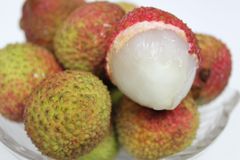 【予約商品】7月頃発送　沖縄県産　生ライチ （玉荷包）1kg