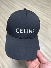 ⭐️セリーヌ　ベースボールキャップ　L⭐️ Celine（セリーヌ）公式モデルのベースボールキャップ - メルカリ