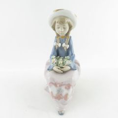 LLADRO リヤドロ 5554 花を抱いて座る少女 フィギュリン フラワー 陶器人形 置物 西洋オブジェ SU6347L 