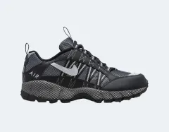 NIKE(ナイキ) エア フマラ 黒 アン メタリック シルバー 250