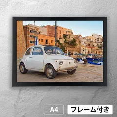 地中海に佇む白いフィアット500　フォトポスターA4 マット【フレーム付】《MT》のサムネイル