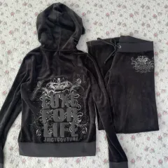 2025年最新】JUICY COUTURE パーカーの人気アイテム - メルカリ