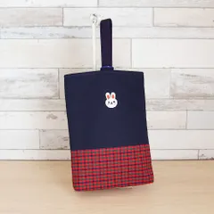 【うさぎのワッペン付き】 ファミリア風 赤チェック マチあり シューズケース 上履き入れ 入園入学 ハンドメイド 通園 通学 男の子 女の子 おしゃれ シンプル かわいい