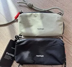 新品未使用❣️ topologie ボトルサコッシュ（ストラップ付き）２点セット 新品未使用❣️ topologie ボトルサコッシュ（ストラップ付き