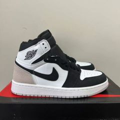 新品未使用 ナイキ Jordan Air Jordan 1 retro high og "bleachedcoral" スニーカー