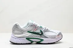 Nike V5 RNR、ナイキ 快適でユニバーサルな滑り止め性能があり、摩耗に強いロートップカジュアルシューズ。