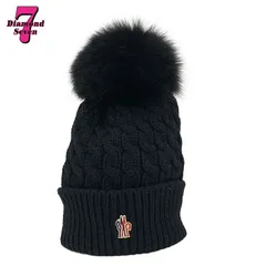 【中古】【美品】MONCLER モンクレール ロゴ ワッペン ニットキャップ ニット帽 帽子 黒 ブラック ぽんぽん ファー 防寒 メンズ レディース ユニセックス ⓪のサムネイル