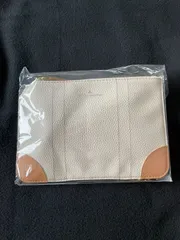 ANA　ビジネスクラスアメニティ　グローブトロッター　ホワイト　【ロクシタン】　新品・未開封