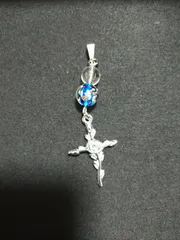 蓄光するスノークリスタルのチャーム【4月クラック水晶】 蓄光するスノークリスタルのチャーム【4月クラック水晶】 暗闇 で 光る