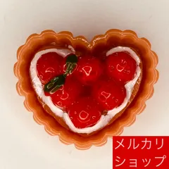【新品】ミニチュア　ハート型ストロベリータルト　ミニチュアスイーツ　ミニチュアケーキ