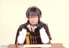 【中古】生写真(男性) 小西成弥(島崎藤村)/横型・バストアップ・机・背景ベージュ・キャラクターショット/舞台「文豪とアルケミスト 異端者ノ円舞」L版トレーディングブロマイド