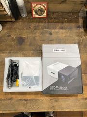 LED Projector プロジェクター　未使用