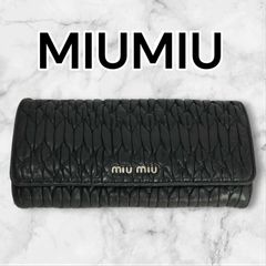 美品 miumiu ラウンドジップ 長財布 ウォレット 黒 金金具 ミュウミュウ ミュウミュウ 長財布 ラウンドジップ ゴールドロゴ 型押し レザー 黒