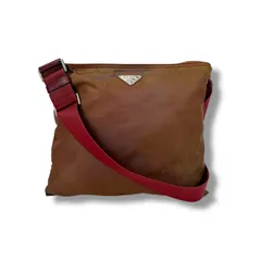 ✨希少✨プラダ メッセンジャーバッグ ナイロン 三角ロゴ ショルダーバッグ 赤 PRADA プラダ ショルダーバッグ ナイロン レッド ユニセックス
