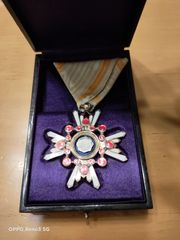 勲五等瑞宝章 婦人用 勲章 純銀製 超レア 美品 美品】勲五等瑞宝章（現瑞宝双光章）明治勲章 純銀製 本物保証