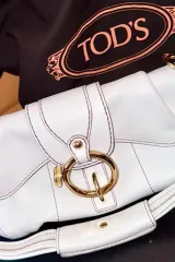 TOD'S(トッズ) ヴィンテージ ショルダーバッグ ホワイト