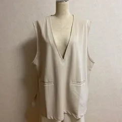 KN1466 ＊5L 大きいサイズ　ポケット付き　Vネックデザインベスト　アイボリー