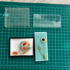 本珊瑚　ブローチ　ピンブローチ　2点まとめセット！　昭和レトロ　アンティークアクセサリー