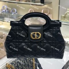 新品 CELINE セリーヌ トリオンフ マルチフープ ピアス ゴールド