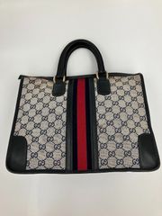 【美品】Gucci グッチ　ショルダーバッグ　GG柄　クロスボディ 25新作 グッチ GGエンブレム スモール クロスボディバッグ