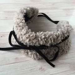 ファーヘアバンド（リボンで結ぶタイプ・グレージュ）