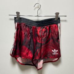 adidas originals アディダスオリジナルス トレーニングウェア ショートパンツ ブラック×レッド バラ柄