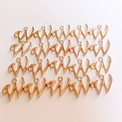 W ＊20個 アルファベットチャーム