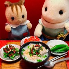 510 韓国ジョングジクッパ（ニラのスープご飯セット）⭐️ミニチュアフード　ドールハウス　リカちゃん　バービー　シルバニア　樹脂粘土　ねんどろいど　ブライス　フィギュア　フェイクフード　食器