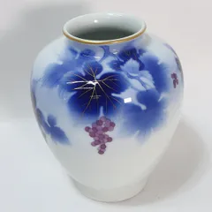 皇室御用達・深川製磁器のブドウ柄花器　26×22cm 皇室御用達・深川製磁器のブドウ柄花器 26×22cm 皇室御用達・深川製