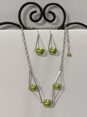 【グリーンパールネックレスピアスセット】ハンドメイド