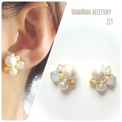 ホワイトオパールビジューピアス