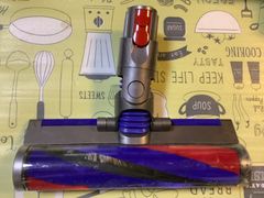 美品　ダイソンdyson digital slim（SV18）スリムソフトローラークリーナーヘッド  型番：354531-02