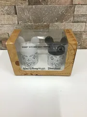 【MUS98】［アメリカディズニー限定］ミッキー型　ソルト＆ペッパー　調味料入れ